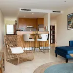 Bondi Beach Lifestyle Living W Pool And Parking