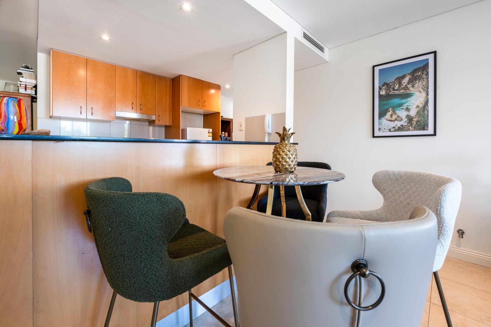 Bondi Beach Lifestyle Living W Pool And Parking Sydney